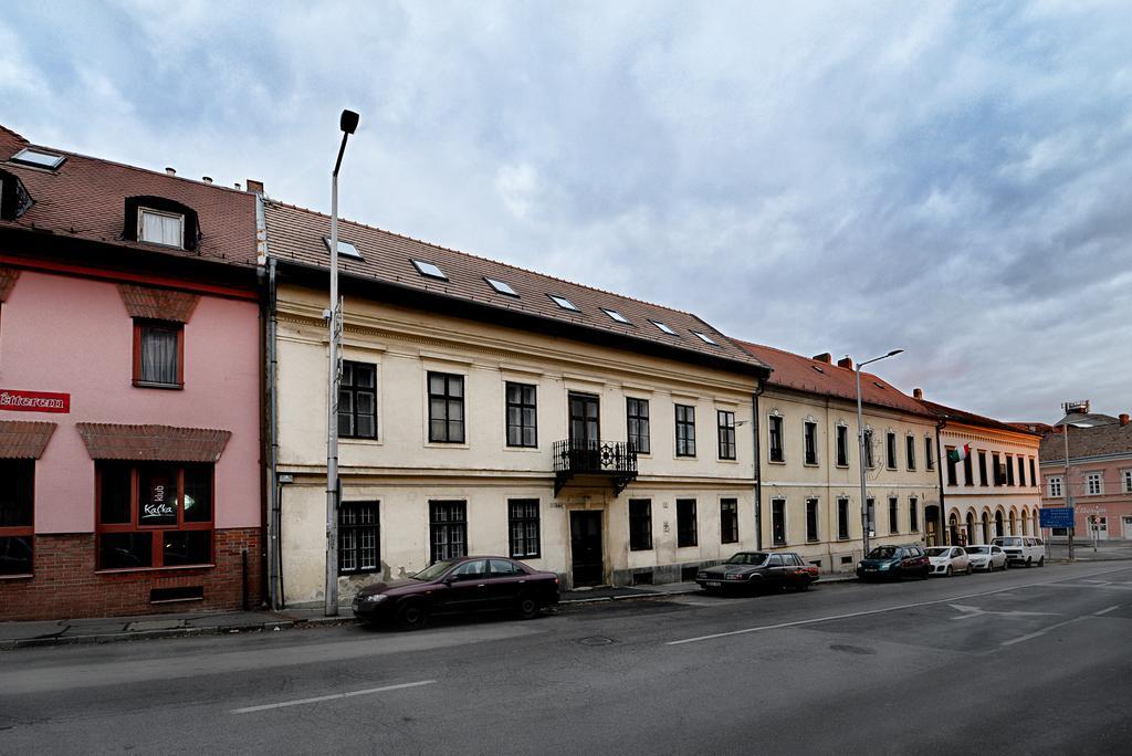 Centrum Apartman Pécs Exterior foto
